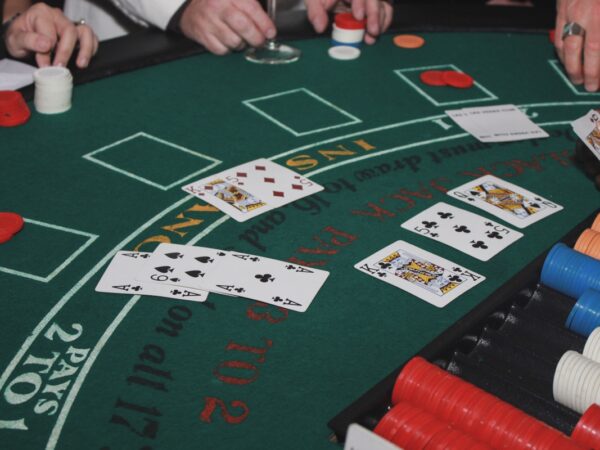 Les meilleures stratégies pour gagner à la salle de poker du Casino Barrière à La Baule
