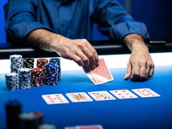 Top 5 des tournois à ne pas manquer dans la salle de poker du Club Pierre Charron à Paris
