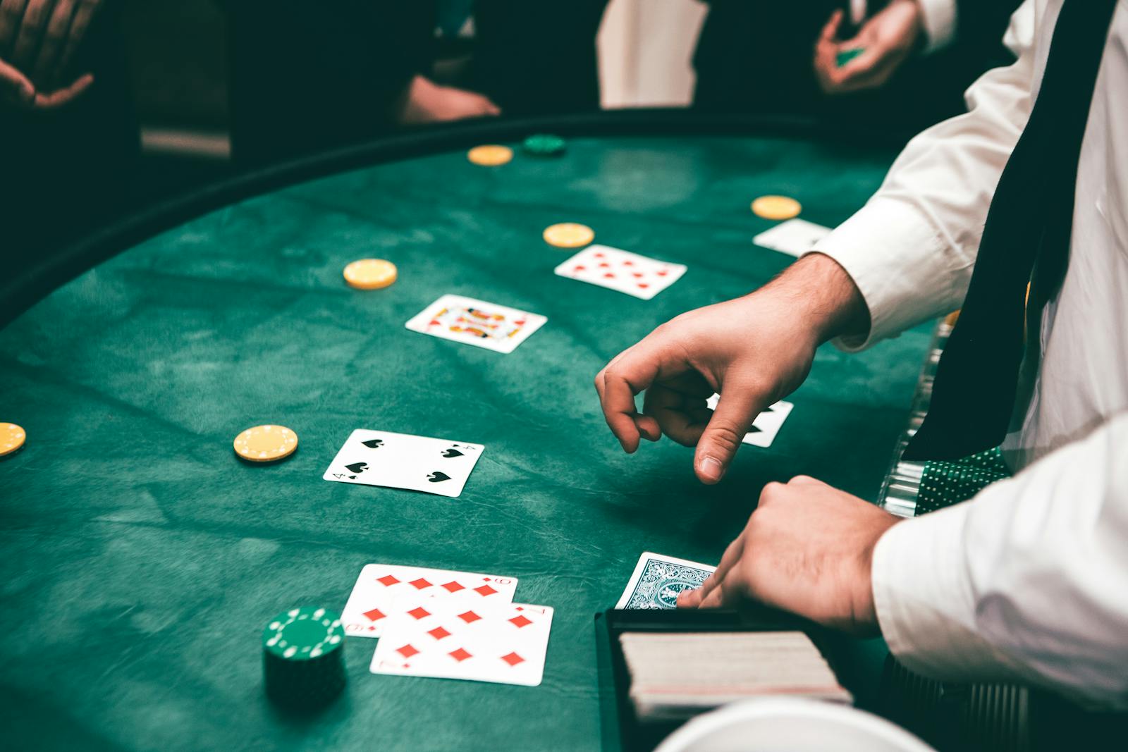 Comment améliorer votre jeu avec le Poker Deuce-to-Seven Lowball ?