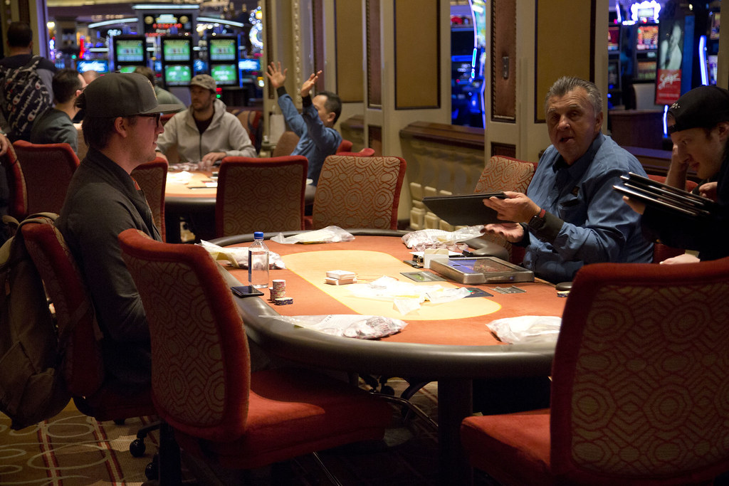 Pourquoi le Poker Ultimate Texas Hold’em attire tant de joueurs passionnés