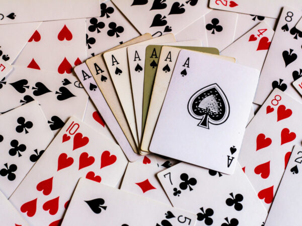Les astuces pour améliorer votre jeu au Poker 7 Card Stud