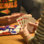 L’importance de relancer au poker pour contrôler le jeu