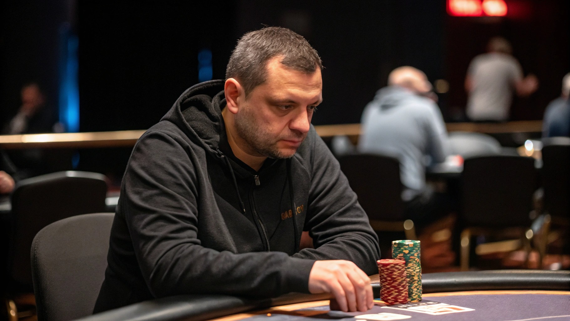 Squeeze au poker : quand et comment l&rsquo;utiliser efficacement